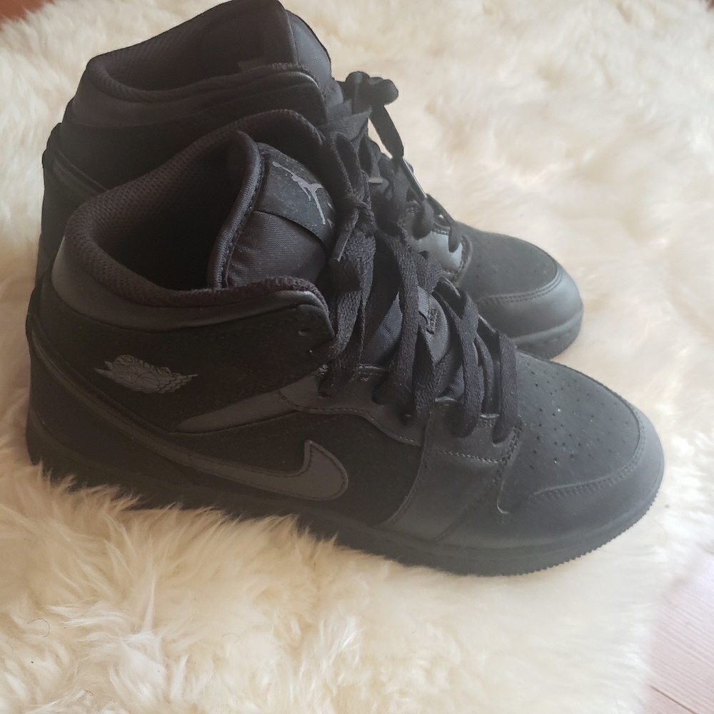 Nike Air Jordan gym shoes